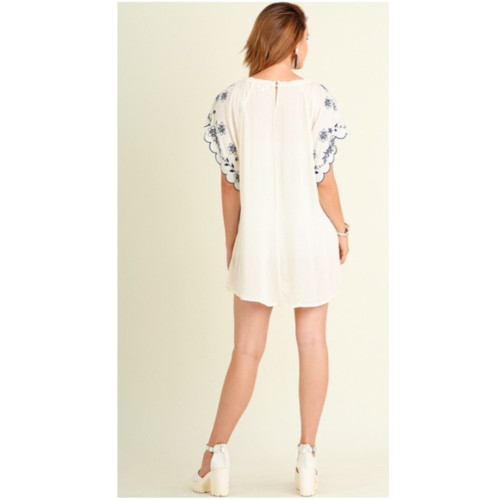 Just in! Embroidered dress - Picture 3 of 4